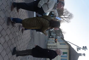 Diskussion an einer Ampelanlage, die häufig übersehen wird. Torsten Liebig mit AK "Sicher durch Eberdingen"